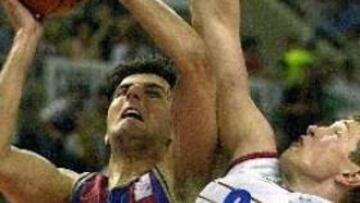 <b>REPITE GALARDÓN.</b> Bodiroga repite el galardón conseguido el año pasado en Bolonia donde con el Panathinaikos de Zeljko Obradovic derrotó al Kinder de
Bolonia.