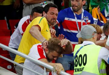 Ugly scenes in the stands during Serbia 0 - 2 Brazil