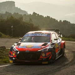 Dani Sordo pelea por el podio en Cataluña