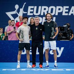 Tsitsipas vuelve a triunfar junto a su hermano y Badosa lo celebra
