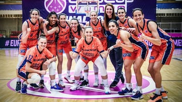 Las jugadoras del Valencia Basket celebran el pase a la final de la Eurocup.