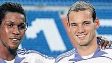 <b>TULIPANES DE ORO. </b>Drenthe y Sneijder vivieron una tarde muy especial en su presentación oficial como nuevos jugadores del Real Madrid.