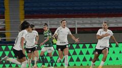 Corinthians Millene (R) celebrates after scoring against Palmeiras during the 2023 Women's Copa Libertadores final football match between Corinthians and Palmeiras at the Pascual Guerrero stadium in Cali, on October 21, 2023 (Photo by JOAQUIN SARMIENTO / AFP)