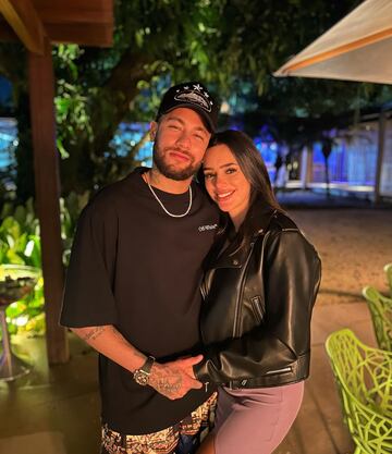 Ni siquiera un contrato por el que se permitían ciertas infidelidades ha podido consolidar la relación entre Neymar y Bruna Biancardi. Con una hija recién nacida, la brasileña anunció la rotura de todo tipo de relación hace apenas un mes.