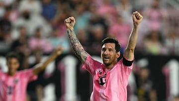 Lionel Messi celebra uno de los dos goles que le anotó a Montréal en la MLS.