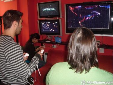 La frenética acción de Geometry Wars regresa por partida doble