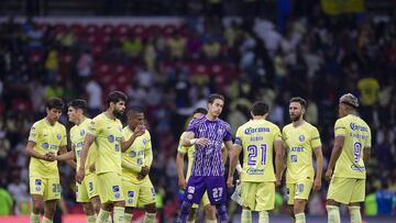 Jugadores del América al finalizar el partido contra Pachuca.