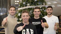 I&ntilde;igo Mart&iacute;nez, Muniain, C&oacute;rdoba y N&uacute;&ntilde;ez posan para AS junto a un &aacute;rbol de Navidad