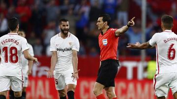Martínez Munuera, en el partido entre Sevilla y Alavés.
