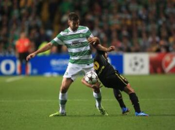 Mulgrew pelea con Xavi.