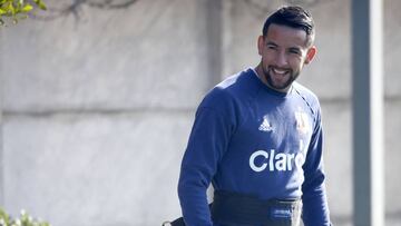 El seleccionado chileno Mauricio Isla entrena junto a Universidad de Chile