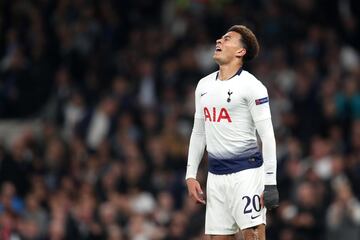 Tottenham, con Davinson Sánchez en la cancha, cayó en su casa ante Ajax en la semifinal de la Champions League. El gol de la victoria llegó a través de Van De Beek en el minuto 14.  
