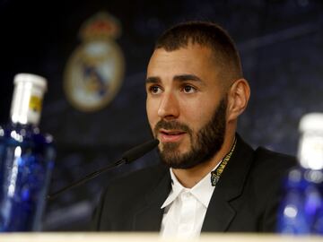 Benzema's contract-renewal press conference in pictures