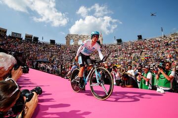 Contrarreloj cargada de emociones en el Giro de Italia 