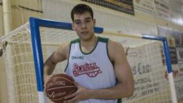 Willy Hernangómez se enfrenta hoy al Real Madrid con la camiseta del Baloncesto Sevilla.