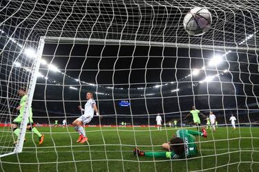 City sizzle and set themselves up for the quarter-finals