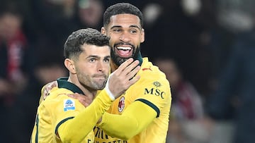 Turin (Italy), 08/12/2025.- AC Milan's Christian Pulisic (C) celebrates with his teammates after scoring the 2-2 goal during the Italian Serie A soccer match between Torino FC and AC Milan, in Turin, Italy, 08 December 2025. (Italia) EFE/EPA/ALESSANDRO DI MARCO