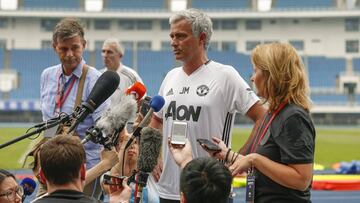 Mou: "¿Por qué le preguntan a Guardiola si me saludará?"