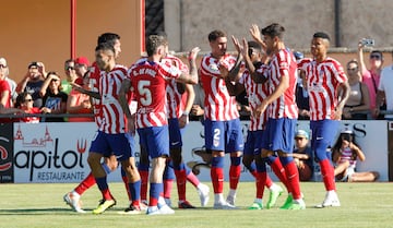 0-1. Thomas Lemar celebra el primer gol con sus compañeros.