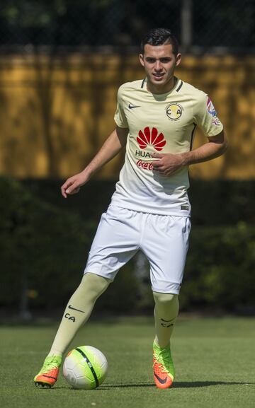 El juvenil paraguayo fue fuchado como uno de los refuerzos de esta campaña. Sin embargo, fue relegado a encuentros de fuerzas básicas y nunca jugó bajo la dirección de La Volpe.