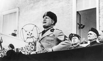 El 3 de enero de 1925, Benito Mussolini pone fuera de la ley a los partidos de la oposici¨®n, lo que deja al Partido Nacional Fascista como ¨²nico partido pol¨ªtico en Italia.