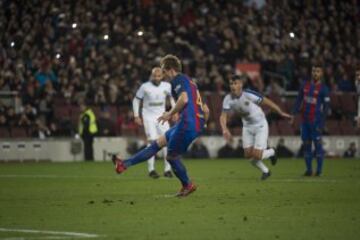 Gol 2-0 de Rakitic de penalti 