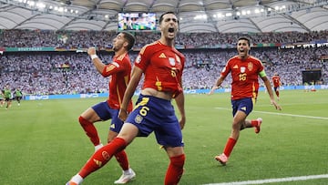 Mikel Merino celebra el segundo tanto que marca en los instantes finales de la prórroga.