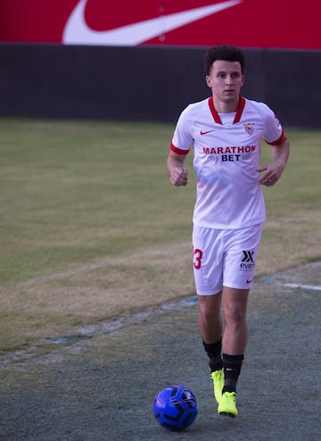 Nuevo club: Sevilla FC | Último club: AZ Alkmaar | Coste del fichaje: 12 millones de euros.