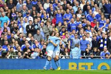 Alegr&iacute;a de Nasri delante de la afici&oacute;n del Chelsea.