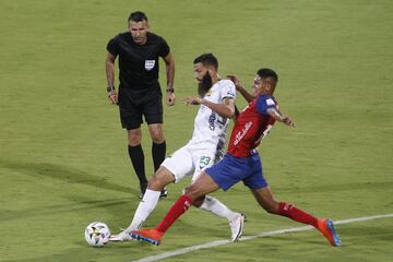 Las mejores fotografías del duelo entre el Independiente Medellín y Atlético Bucaramanga por la fecha 12 de la Liga BetPlay en el Atanasio Girardot. 