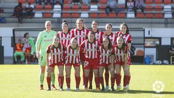 Once del Athletic femenino en el que están las campeonas del mundo Clara Pinedo, Sara Ortega y Jone Amezaga.