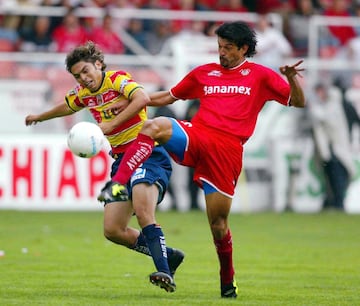 El Toluca no gana un partido de Final en el Nemesio Diez desde 2002. Fue en la vuelta de la serie contra Morelia cuando vencieron 4-1 para llevarse su séptimo título. Desde entonces, empates y derrotas en terruño propio: igualaron 3-3 con Monterrey en 2005, cayeron 1-2 en 2006, contra Chivas; 0-2 contra Cruz Azul, en 2008; empataron 0-0 ante Santos en 2010 y perdieron 0-2 frente a Xolos en 2012.