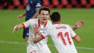 Idrissi abraza a Munir.