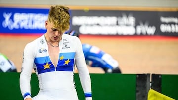 El ciclista Ben Wiggins, durante una  competición de ciclismo en pista en el velódromo.