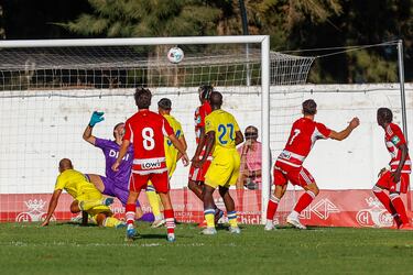 Roger salva al Cádiz ante un Granada con diez