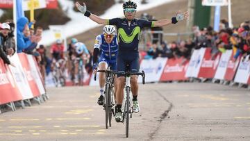 Alejandro Valverde celebra su victoria de etapa en La Molina en la Volta a Catalunya 2017.