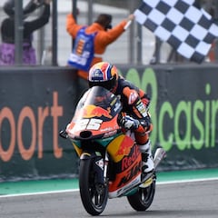 Gran doblete de Fernández y García, con la cruz de Arenas