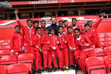 El futbolista del Manchester United consigui車 traer al f迆tbol una propuesta rompedora. En 2017, el asturiano present車 el proyecto &Common Goal*, una plataforma solidaria que colabora con unas 125 organizaciones humanitarias en 80 pai?ses que trabajan con m芍s de dos millones de ni?os por todo el planeta. Mata anunci車 que donar赤a el 1% de su sueldo a esta causa, y su intenci車n es que el m芍ximo n迆mero de jugadores y entrenadores se sumen. Estrellas de la talla de Chiellini, Gnabry, Klopp, Werner, Dybala, Hummels o Dani Olmo ya forman parte del movimiento.