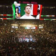 Canelo Álvarez enfrentaría a Bivol en la T-Mobile Arena