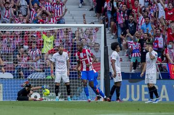 Giménez marca el 1-0.