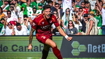 Collado celebra el 0-4 de la Cultural Leonesa al Racing en El Sardinero.