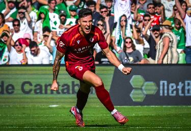 Llona gana crédito tras un triunfo de época