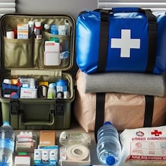 Así es el kit de emergencia que debes tener en casa: dinero en efectivo, bolsas de PVC...