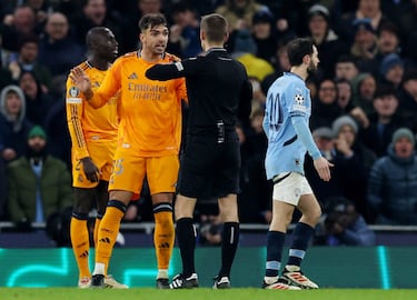 Aprobados y suspensos del Madrid ante el City: y Vinicius hizo llorar al Etihad