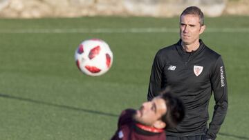 Gaizka Garitano durante una sesión de entrenamiento.