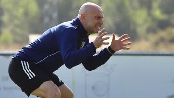 Calero no ha decidido todavía si seguirá en el Burgos.