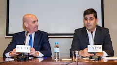 Luis Rubiales, a la izquierda, y David Aganzo.