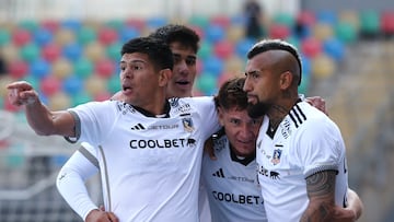 Futbol, Audax Italiano vs Colo Colo.
Fecha 12, campeonato Nacional 2024.
El jugador de Colo Colo Leonardo Gil celebra su gol contra Audax Italiano durante el partido de primera division disputado en el estadio Bicentenario La Florida, en Santiago, Chile.
12/05/2024
Javier Salvo/Photosport
Football, Audax Italiano vs Colo Colo.
12th turn, 2024 National Championship.
Colo Colo’s player Leonardo Gil celebrates after scoring against Audax Italiano during the first division match held at the Bicentenario La Florida stadium in Santiago, Chile.
12/05/2024
Javier Salvo/Photosport