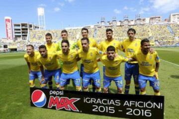 Once de Las Palmas. De pie: David García, Raúl Lizoaín, Vicente Gómez, Aythami y Valerón. Agachados: Dani Castellano, Willian José, Bigas, Hernán, Tana y Jonathan Viera.