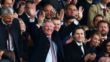Ferguson regresa a Old Trafford por primera vez tras su operaci¨®n